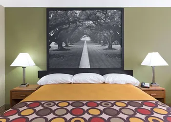 Super 8 by Wyndham Tallulah LA hotel thumbnail 3