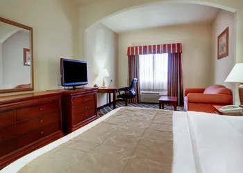 Clarion Suites Vidalia Riverfront hotel thumbnail 4