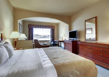 Clarion Suites Vidalia Riverfront hotel thumbnail 6