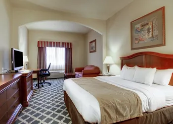 Clarion Suites Vidalia Riverfront hotel thumbnail 7