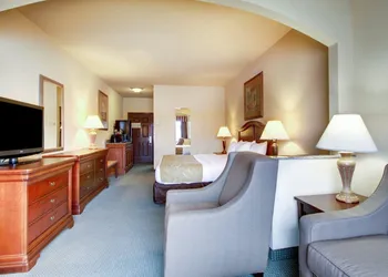 Clarion Suites Vidalia Riverfront hotel thumbnail 8