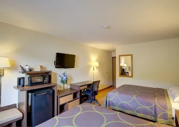 Super 8 by Wyndham Zanesville hotel thumbnail 7