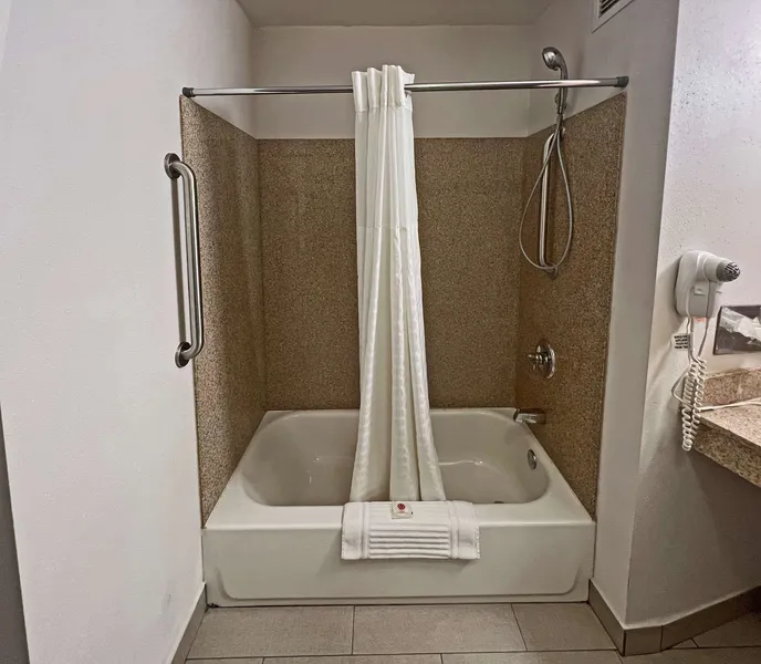 Comfort Suites Jackson-Cape Girardeau hotel detail image 6