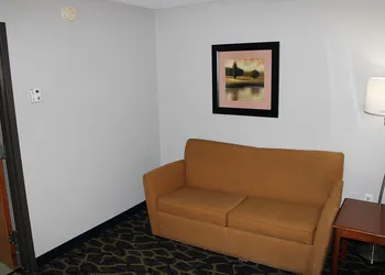 Greenlight Inn & Suites hotel thumbnail 3