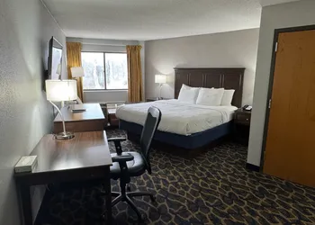 Greenlight Inn & Suites hotel thumbnail 7