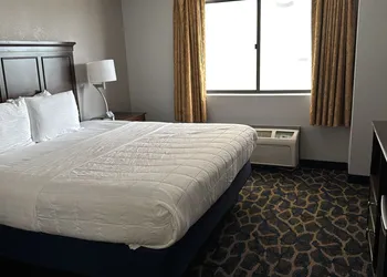 Greenlight Inn & Suites hotel thumbnail 8