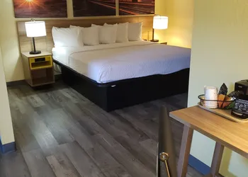 Days Inn & Suites by Wyndham Clovis hotel thumbnail 2