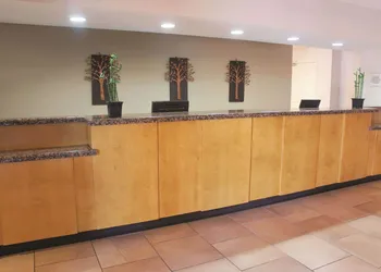 La Quinta Inn & Suites by Wyndham Tucumcari hotel thumbnail 3