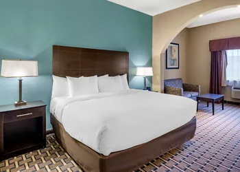 Comfort Suites Clovis North hotel thumbnail 4