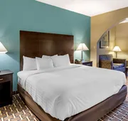 Comfort Suites Clovis North hotel detail image 7