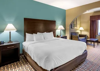Comfort Suites Clovis North hotel thumbnail 7