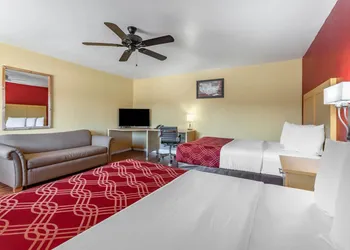 Econo Lodge Clovis hotel thumbnail 6