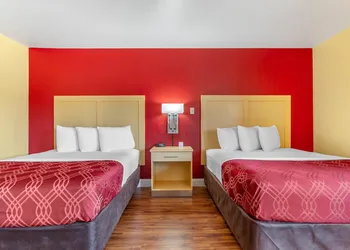 Econo Lodge Clovis hotel thumbnail 7