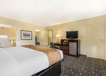 Quality Inn Tucumcari hotel thumbnail 7