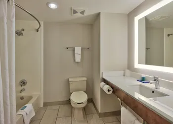 Holiday Inn Express SANTA ROSA by IHG hotel thumbnail 7