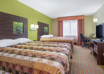 Super 8 by Wyndham Portales hotel thumbnail 4