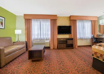 Super 8 by Wyndham Portales hotel thumbnail 7
