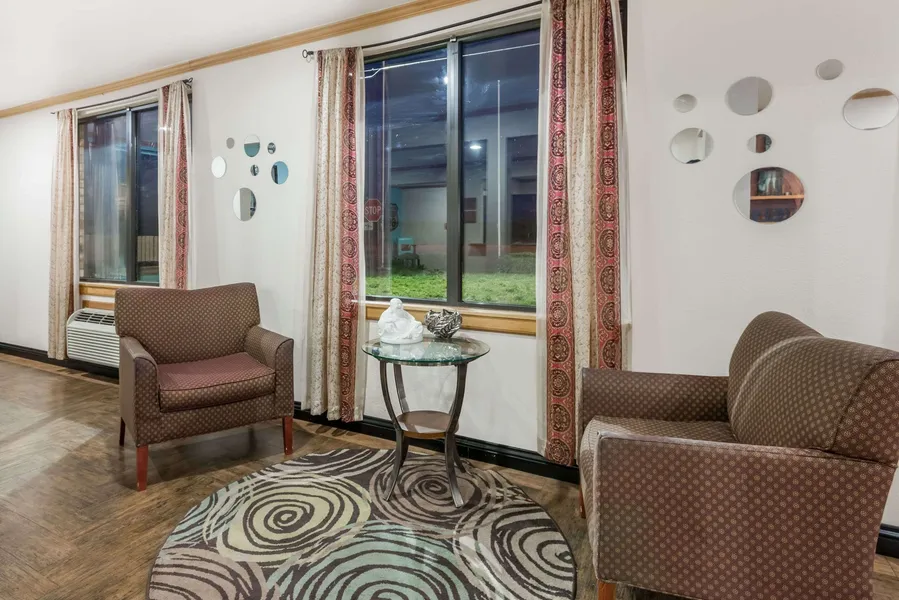 Super 8 by Wyndham Tucumcari hotel detail image 2