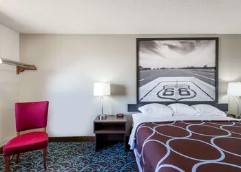 Super 8 by Wyndham Tucumcari hotel thumbnail 6