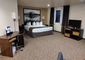 Super 8 by Wyndham Lebanon hotel thumbnail 6