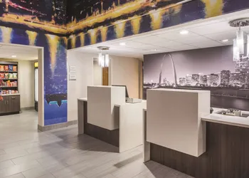 La Quinta Inn & Suites by Wyndham Festus - St. Louis South hotel thumbnail 3