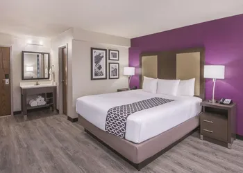 La Quinta Inn & Suites by Wyndham Festus - St. Louis South hotel thumbnail 5