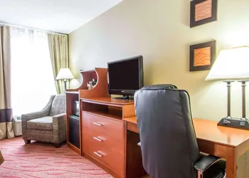 Comfort Inn Poplar Bluff North hotel thumbnail 5