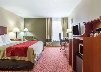 Comfort Inn Poplar Bluff North hotel thumbnail 6