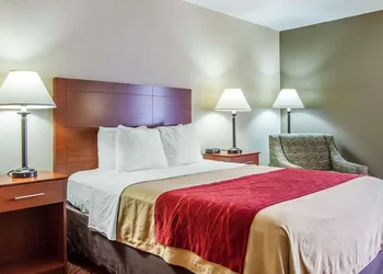 Comfort Inn Poplar Bluff North hotel thumbnail 8