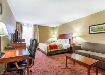 Comfort Inn Poplar Bluff North hotel thumbnail 4
