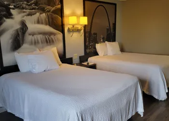 Super 8 by Wyndham Sullivan hotel thumbnail 6