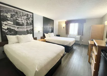Super 8 by Wyndham St. Clair MO hotel thumbnail 6