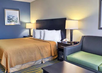 Quality Inn Thornburg hotel thumbnail 7
