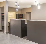 La Quinta Inn & Suites by Wyndham Rome hotel detail image 4