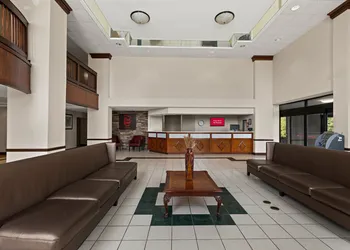 Red Roof Inn & Suites Newnan hotel thumbnail 4