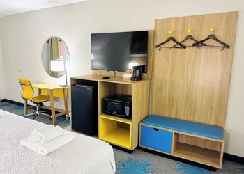 HomeLodge hotel thumbnail 6