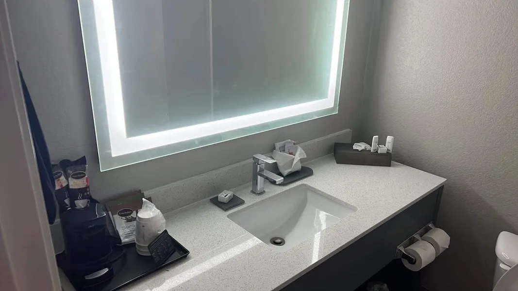 La Quinta Inn & Suites by Wyndham Ada hotel detail image 6