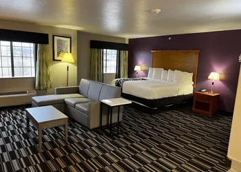 La Quinta Inn & Suites by Wyndham Ada hotel thumbnail 8