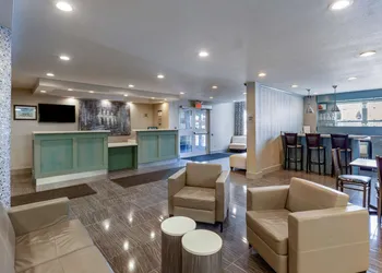 Best Western Plus Woodstock Inn & Suites hotel thumbnail 2