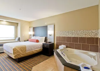 Best Western Plus Woodstock Inn & Suites hotel thumbnail 6