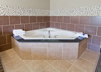 Best Western Plus Woodstock Inn & Suites hotel thumbnail 7