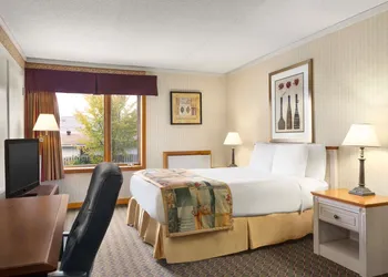 Travelodge by Wyndham Owen Sound hotel thumbnail 7