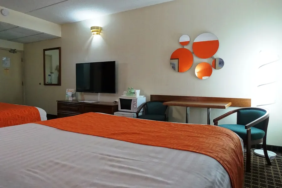 Howard Johnson by Wyndham Tillsonburg hotel detail image 6