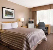 Travelodge by Wyndham Simcoe hotel detail image 7