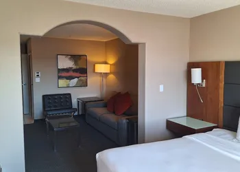 Radisson Hotel & Suites Fort McMurray hotel thumbnail 8