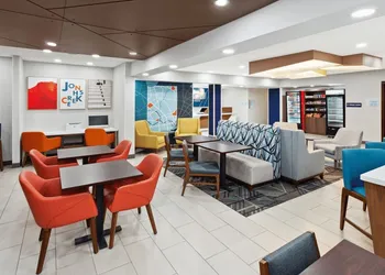 Holiday Inn Express Fremont by IHG hotel thumbnail 2