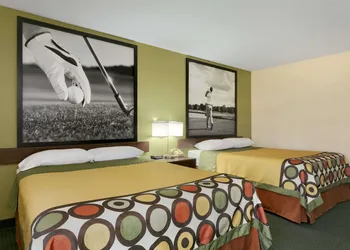 Super 8 by Wyndham Columbia City hotel thumbnail 4