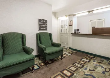 Knights Inn Peru hotel thumbnail 2