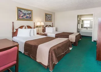 Knights Inn Peru hotel thumbnail 5