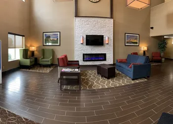Comfort Suites Auburn near I-69 hotel thumbnail 2